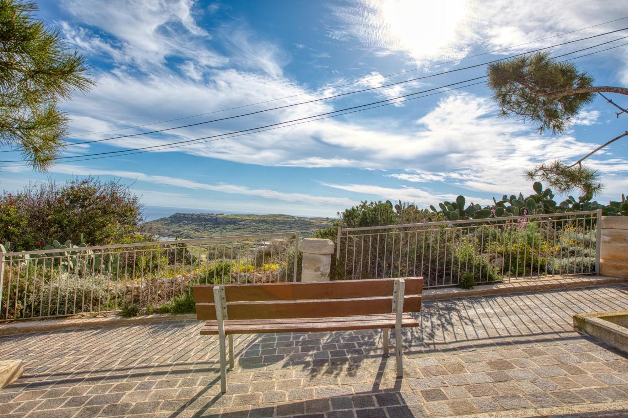 Spacious, Bright, Valley & Sea View Maisonette Xaghra Exterior photo